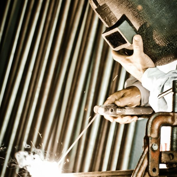 welding, man, helmet-181656.jpg